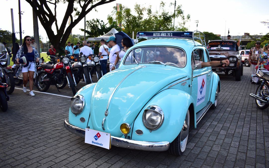 desfile de autos clásicos